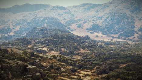 paisaje de montaña rocosa