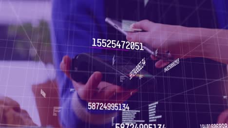 composición digital de números cambiantes contra personas que realizan pagos a través de teléfonos inteligentes utilizando nfc t
