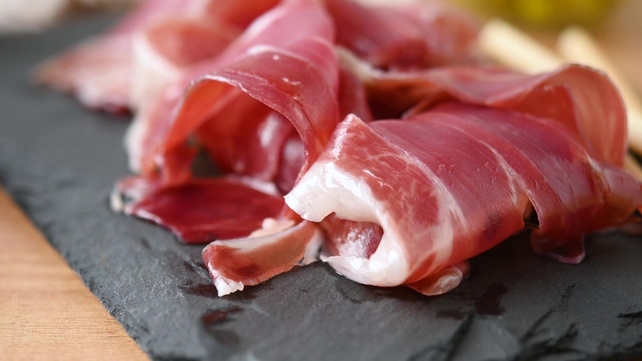Fette di prosciutto Serrano spagnolo