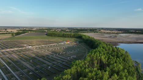 granja fotovoltaica en construcción sitio de construcción de paneles solares para el desarrollo de infraestructuras futuristas