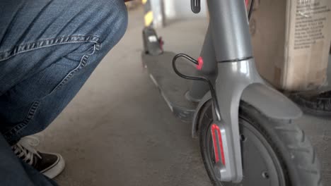 arreglarse, un scooter eléctrico