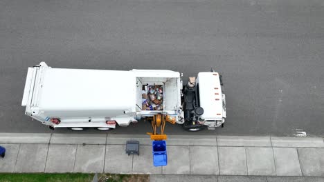 Top-down-drone-shot-of-a-dump-truck