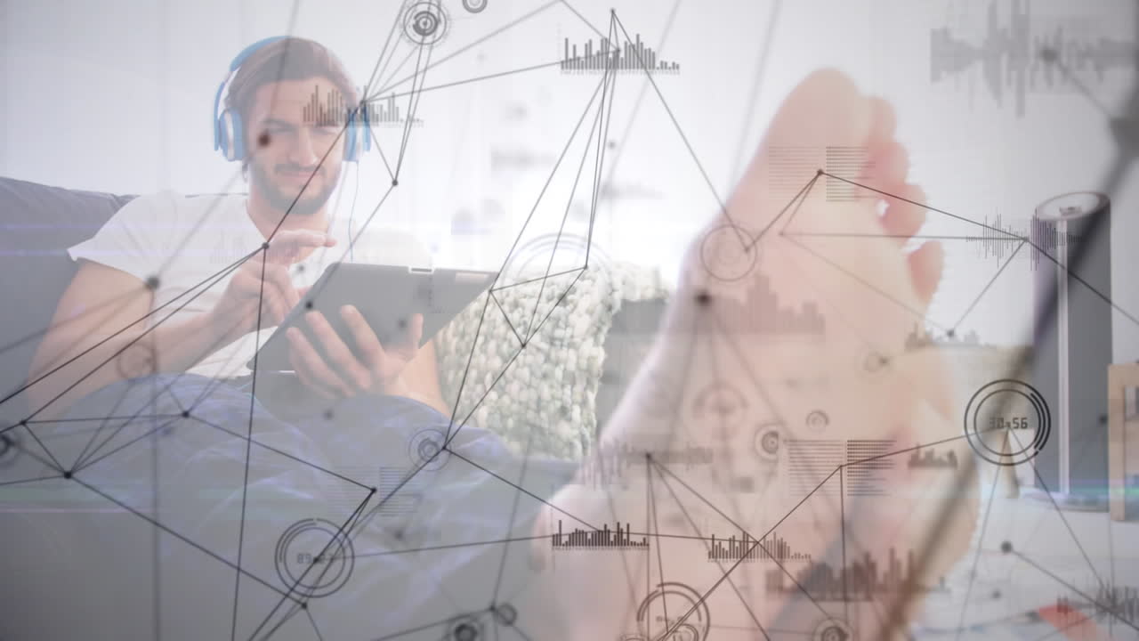 сеть соединений и обработки данных против человека с помощью цифрового планшета дома