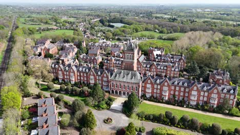 Holloway-Sanatorium-Jetzt-Bekannt-Als-Crossland-House-Virginia-Uk-Wasser-Antenne