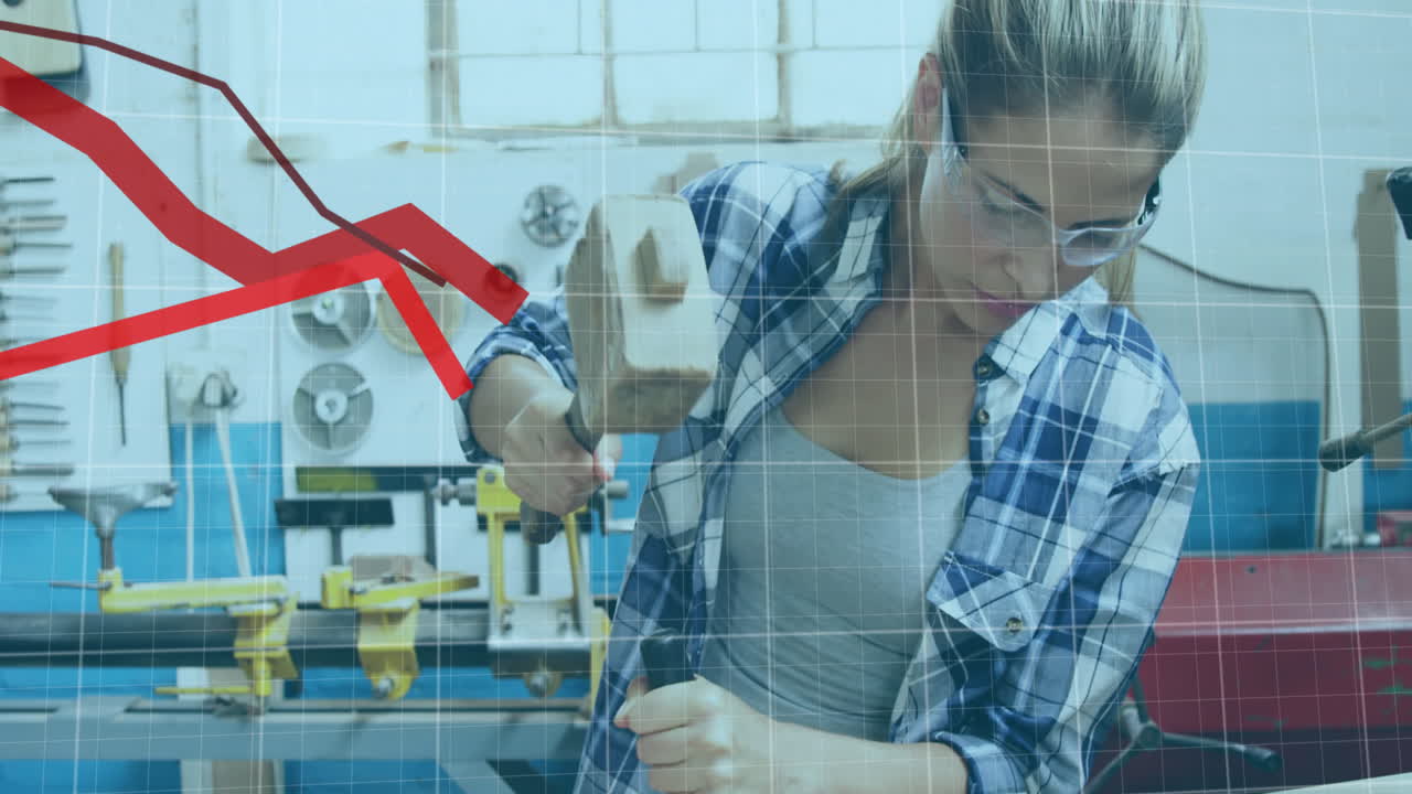 animación de procesamiento de gráficos rojos sobre carpintería caucásica tallada en el taller