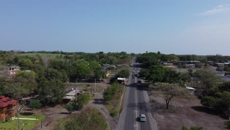 Oaxaca-highway-with-frontal-intake-of-cars