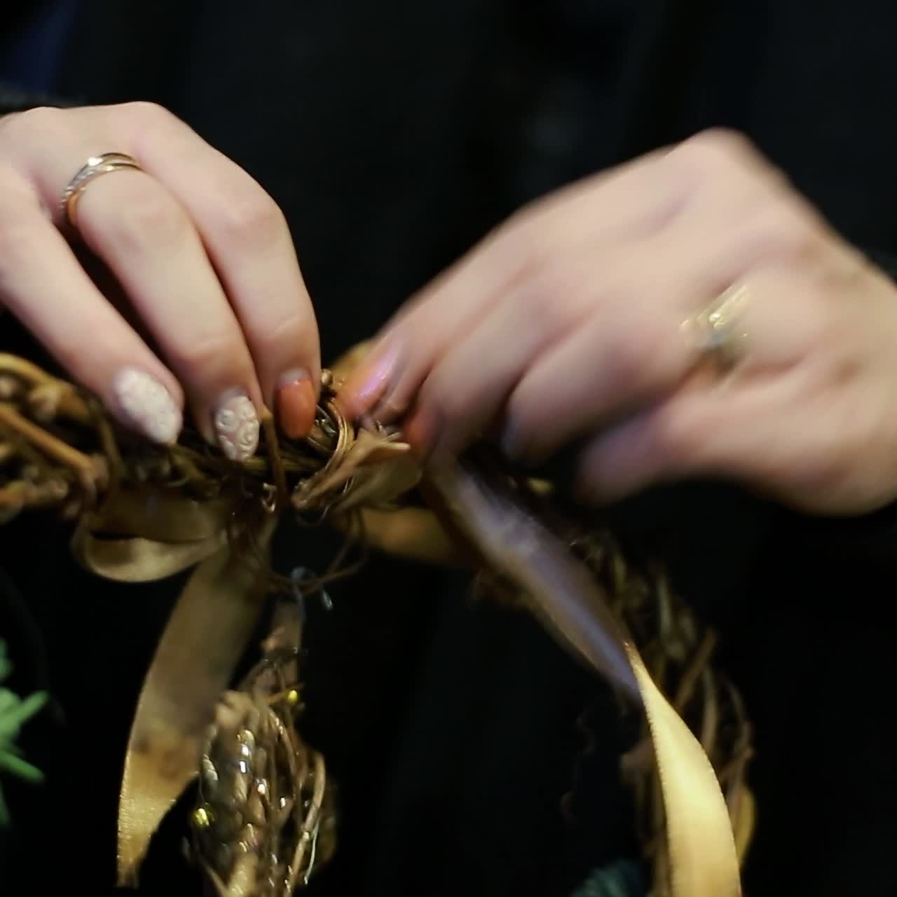 рождественские игрушки, сделанные вручную.