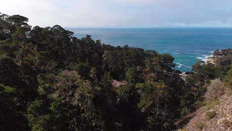 Canyon-In-Der-Nähe-Der-Brücke-Neben-Carmel-By-The-Sea