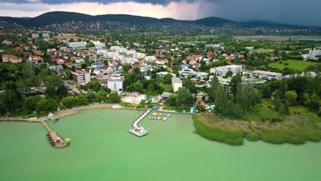 Lake-Balaton-in-Hungary-with-in-summer,-boat-rental