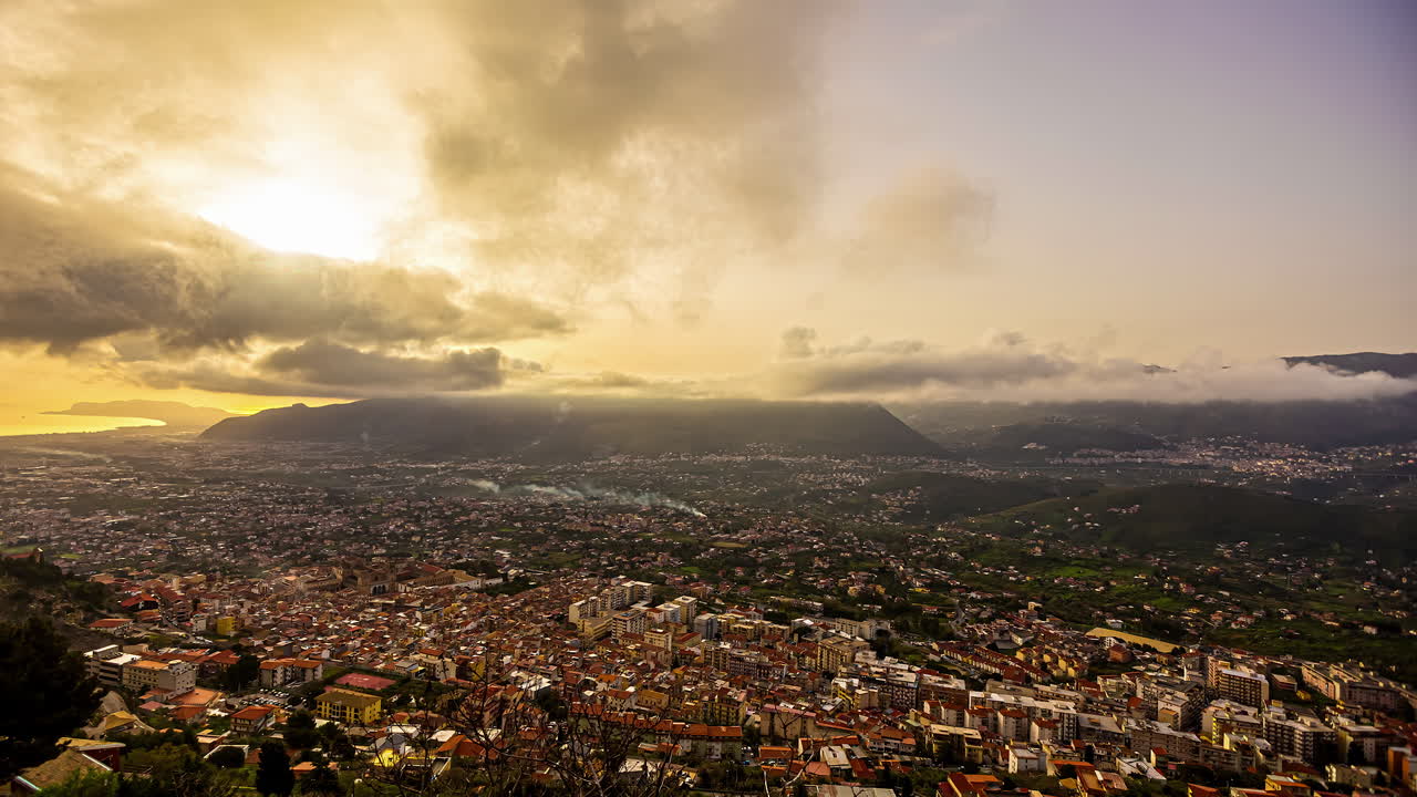 vista elevada de palermo, sicilia, desde la montaña belvedere monepellegrino