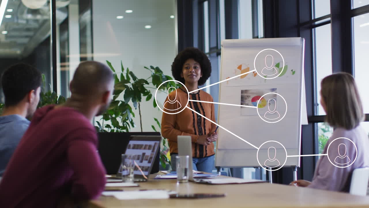 Animación de una red de conexiones con iconos sobre personas de negocios en una oficina