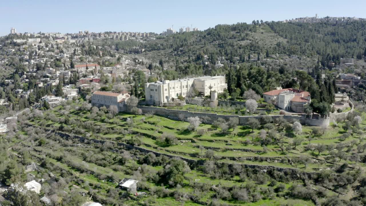 una vista aérea de ein karem, el pueblo de los almendros, jerusalén