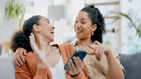 High-five,-women-and-friends-with-smartphone