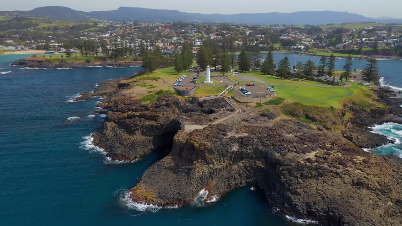 키아마, 뉴 사우스 웨일즈, 호주의 푸른 바다와 함께 낮에 키아마 등대의 파노라마