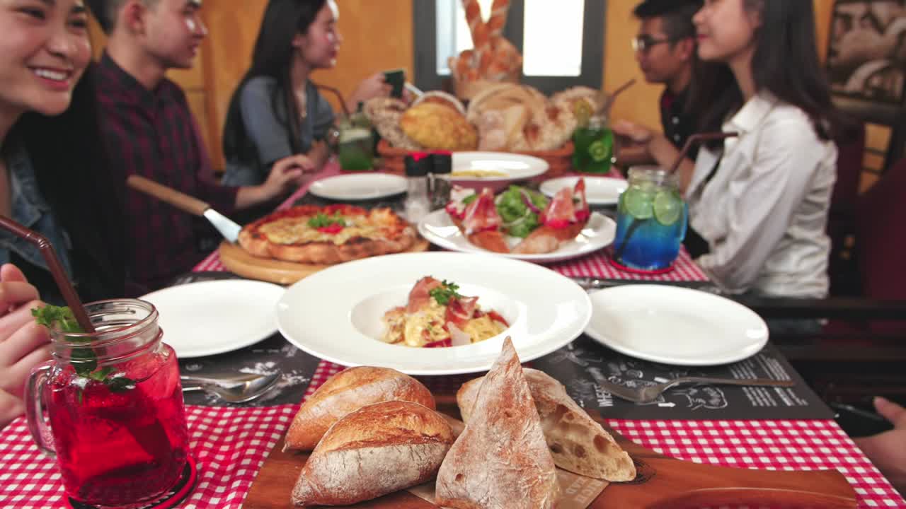 Asian Group Friend In Italian Restaurant , Full Hd