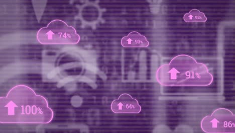 Animación-De-Wifi-E-íconos-En-Línea-Y-Nubes-Digitales-Con-Un-Porcentaje-Creciente-Sobre-Fondo-Morado