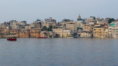 udaipur, also known as the city of lakes, is a city in the state of rajasthan in india. it is the historic capital of the kingdom of mewar in the former rajputana agency.
