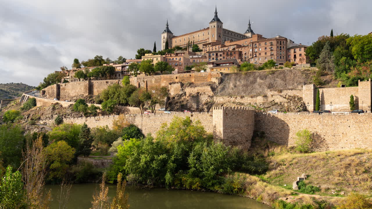 primer plano del lapso de tiempo de la ciudad imperial de toledo, españa