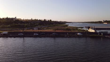 traffic on the pontoon bridge.