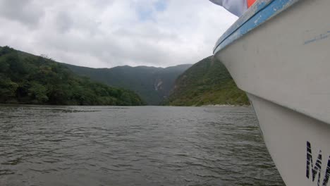 cañon del sumidero in chiapas, mexico undamp lake boat ride, sumidero canyon