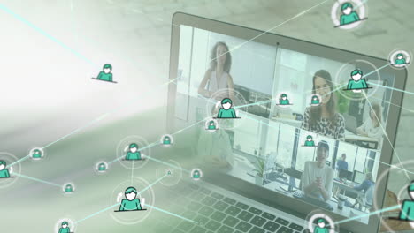 red de conexiones sobre personas en la pantalla de la computadora portátil.