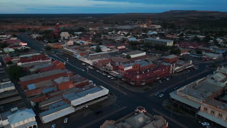 drone-shot-going-backward-over-Kalgoorlie-Boulder-city-center,-famous-australian-mining-town-in-western-australia