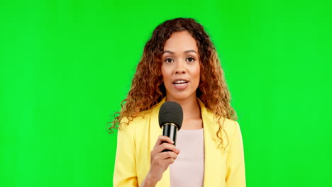 transmisión, hablando y periodista mujer en un verde