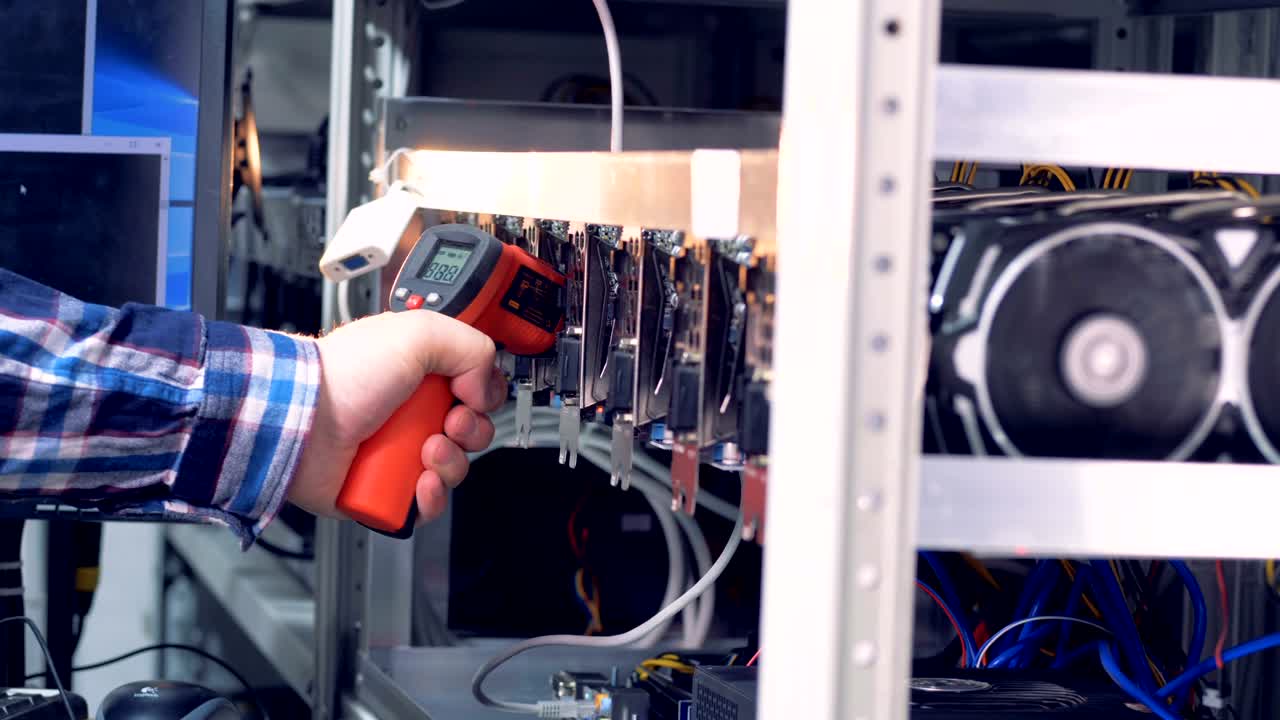 especialista en criptomonedas que mide la temperatura en las tarjetas gráficas.