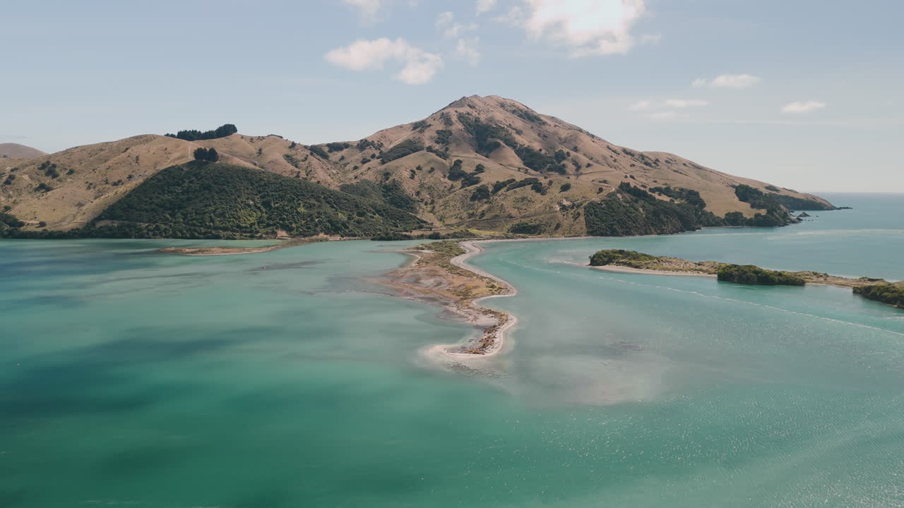 해안 산의 풍경