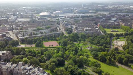 Fliegen-Sie-über-Kelvingrove-Park-Und-Finneston