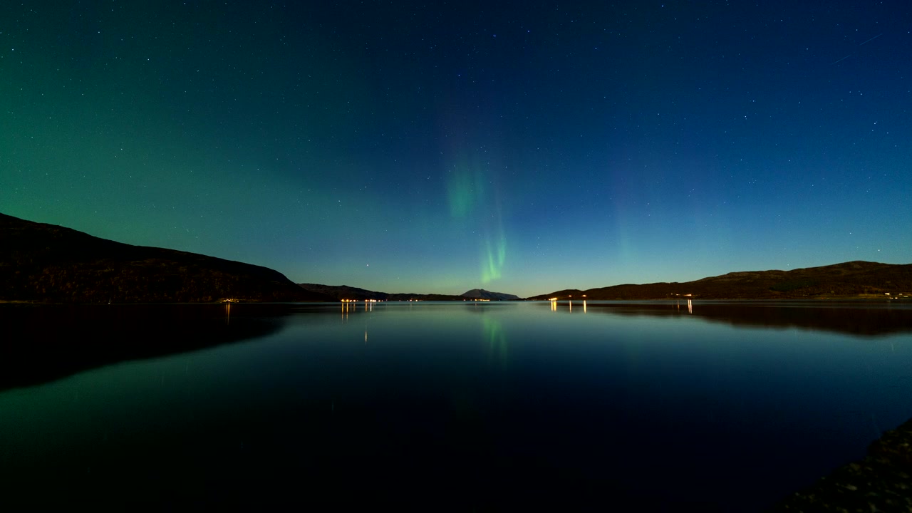 Natthimlar, kosmisk skönhet, polära energier, mystisk magisk atmosfär, norrsken, Norge, Skandinavien, timelapse