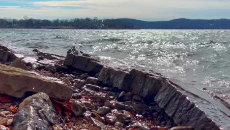 table rock lake missouri waves crashing on rocks static shot 60 fps