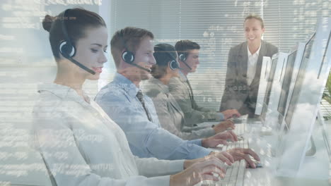 animazione dell'elaborazione dei dati su uomini d'affari che utilizzano cuffie telefoniche
