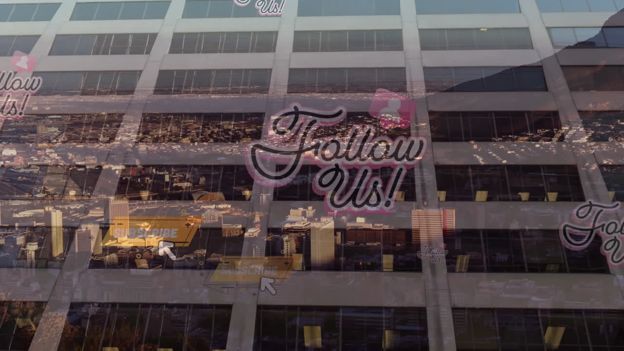 도시 풍경에 맞춰 높은 건물 위에 떠다니는 여러 소셜 미디어 아이콘의 디지털 구성