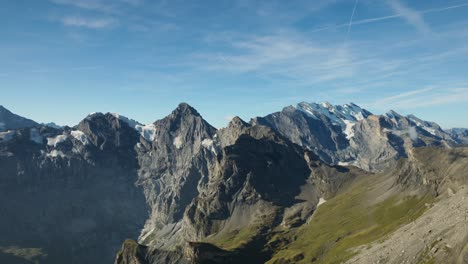 Breithorn--Und-Wetterlucke-Gipfel-Im-Hinteren-Lauterbrunnental-Aus-Einem-Aussichtspunkt,-Schweiz