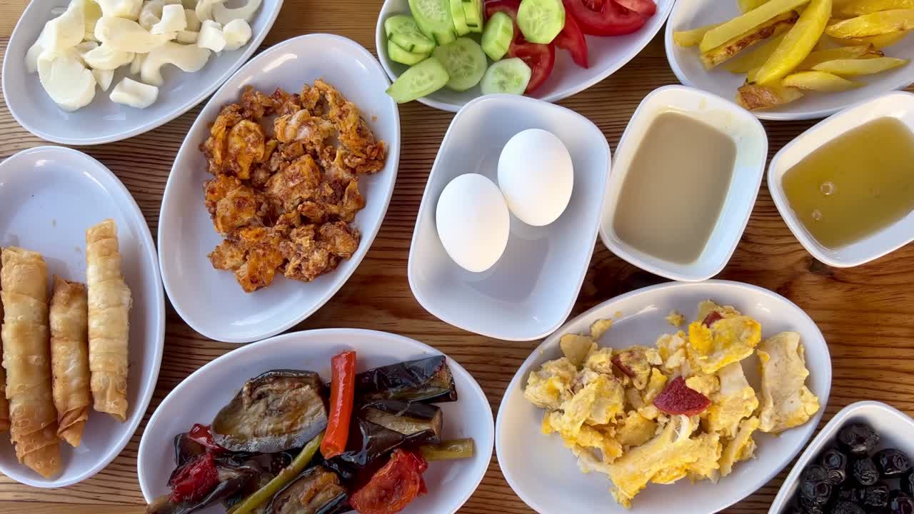 뷰 터키에서 테이블에 있는 터키식 아침식사