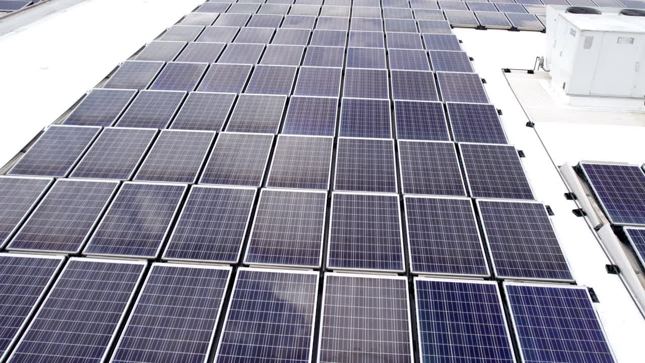 imágenes aéreas de una gran matriz solar