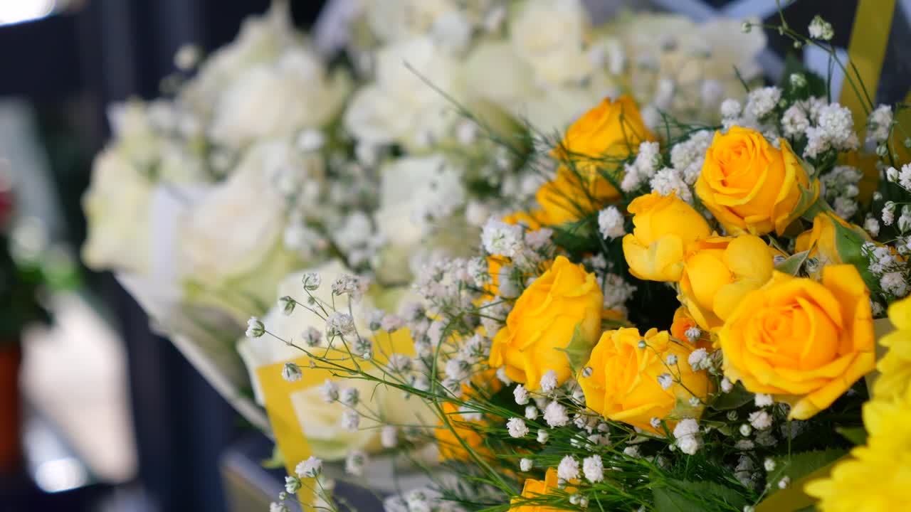 Beautiful Bouquet of Yellow and White Roses