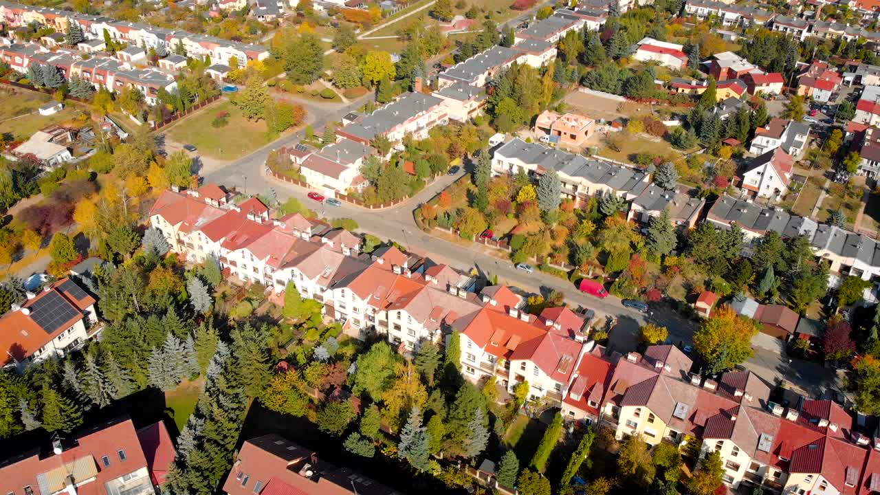 Banliyö evlerinin havadan görünümü