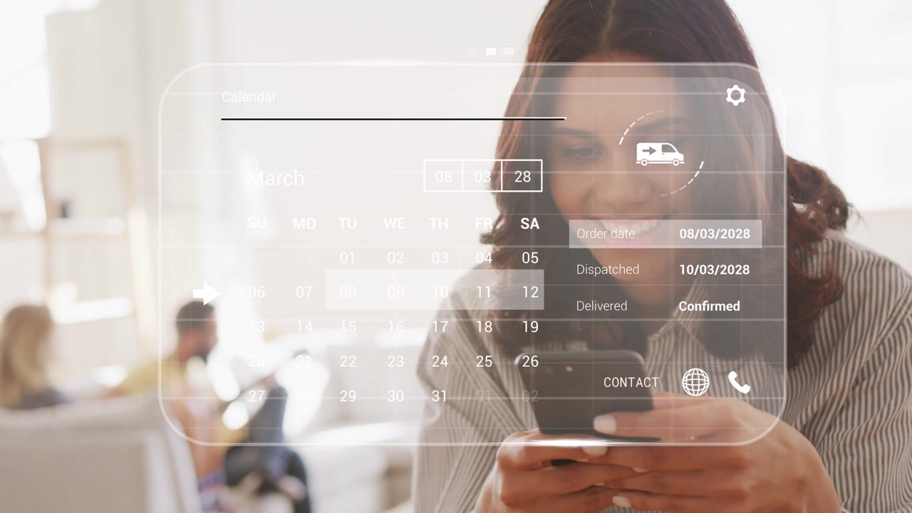 Mulher tocando no smartphone e iniciando painel de pedidos holográfico enquanto verifica a entrega de e-commerce.