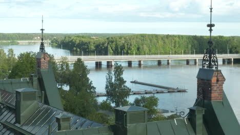 puente en el centro de umeå, suecia