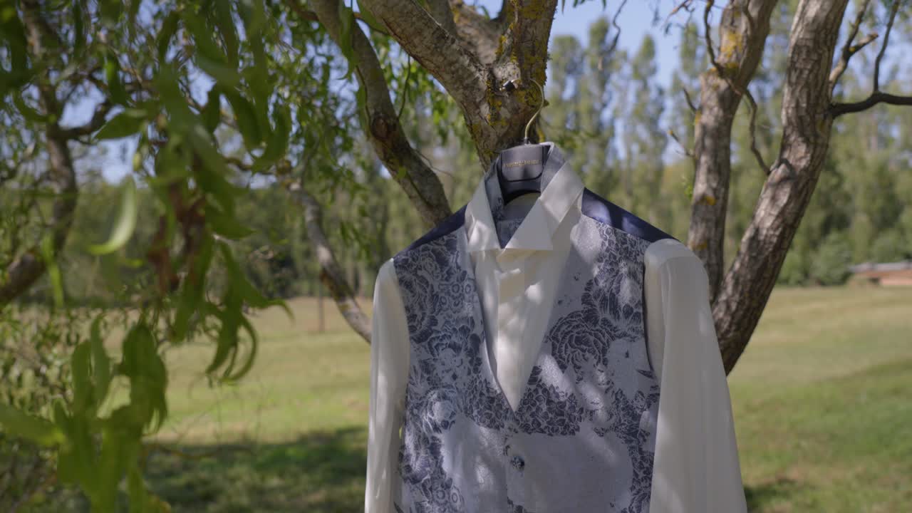 Elegant Men's Vest and Shirt Outfit for a Wedding