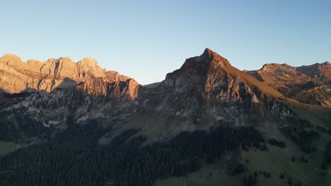 Amazing-view-of-Obersee-Fronalpstock-Glarus-Näfels,-rocky-mountains-with-blue-sky-and-golden-light