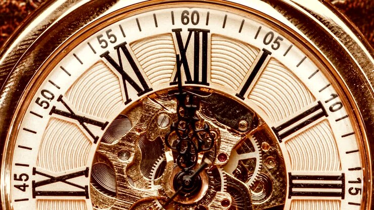 Close up on vintage clock