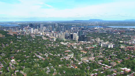 Downtown-City-Buildings-Skyline-on-Sunny-Day-in-Montreal,-Canada