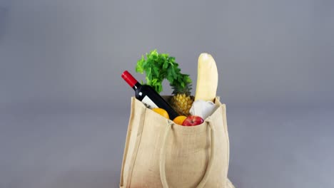 Frisches-Gemüse,-Obst,-Flasche-In-Der-Einkaufstasche