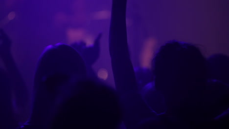 la música es nuestro escape.