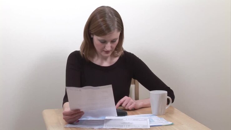 Arkivvideo af kvinde der arbejder hjemmefra