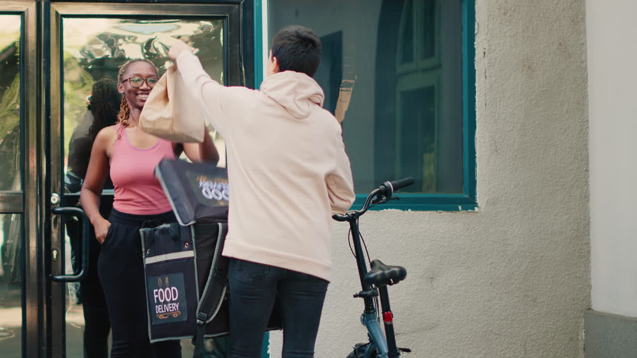 Food delivery to a customer