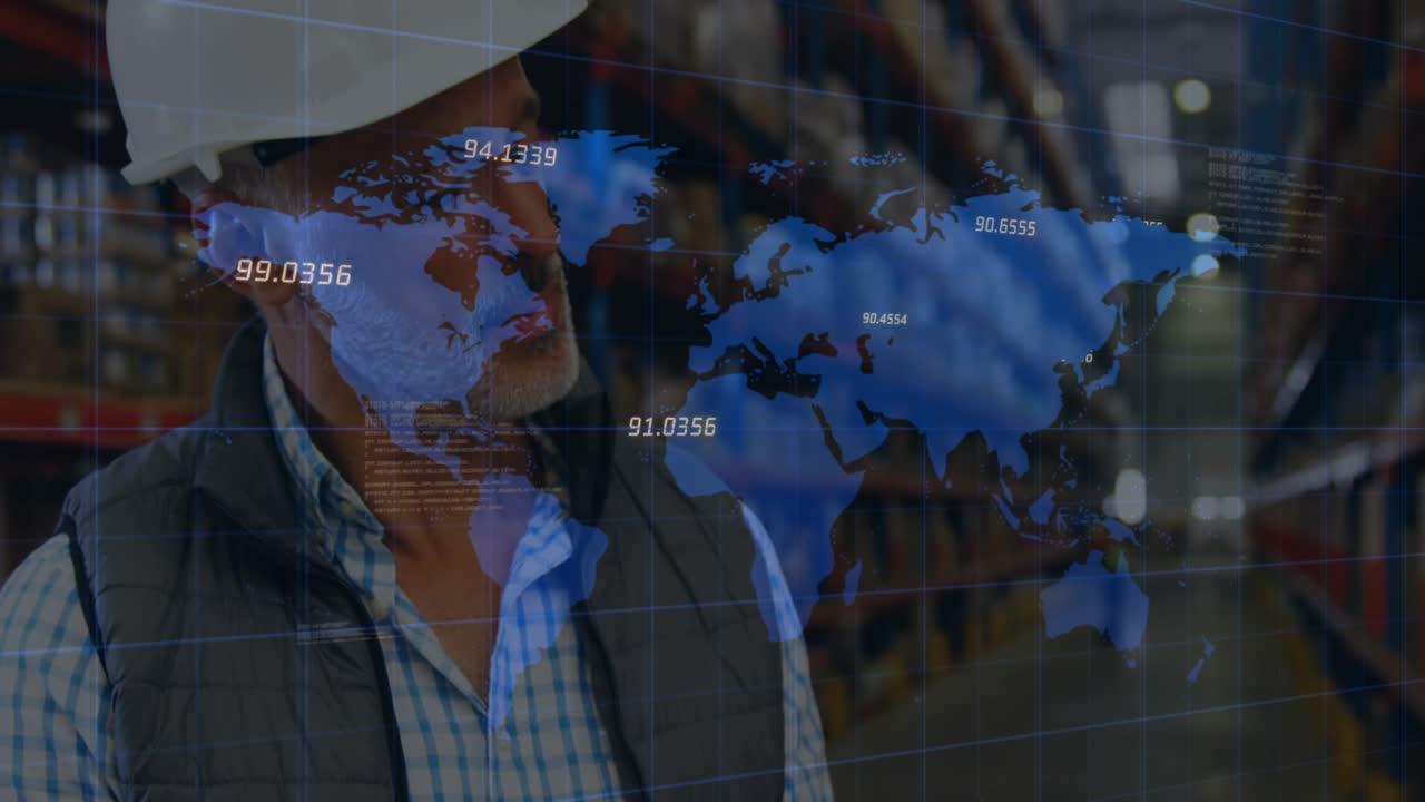 animación del procesamiento de datos financieros y el mapa del mundo sobre el trabajador biracial en el almacén